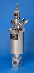 Cryostat leak detection machine